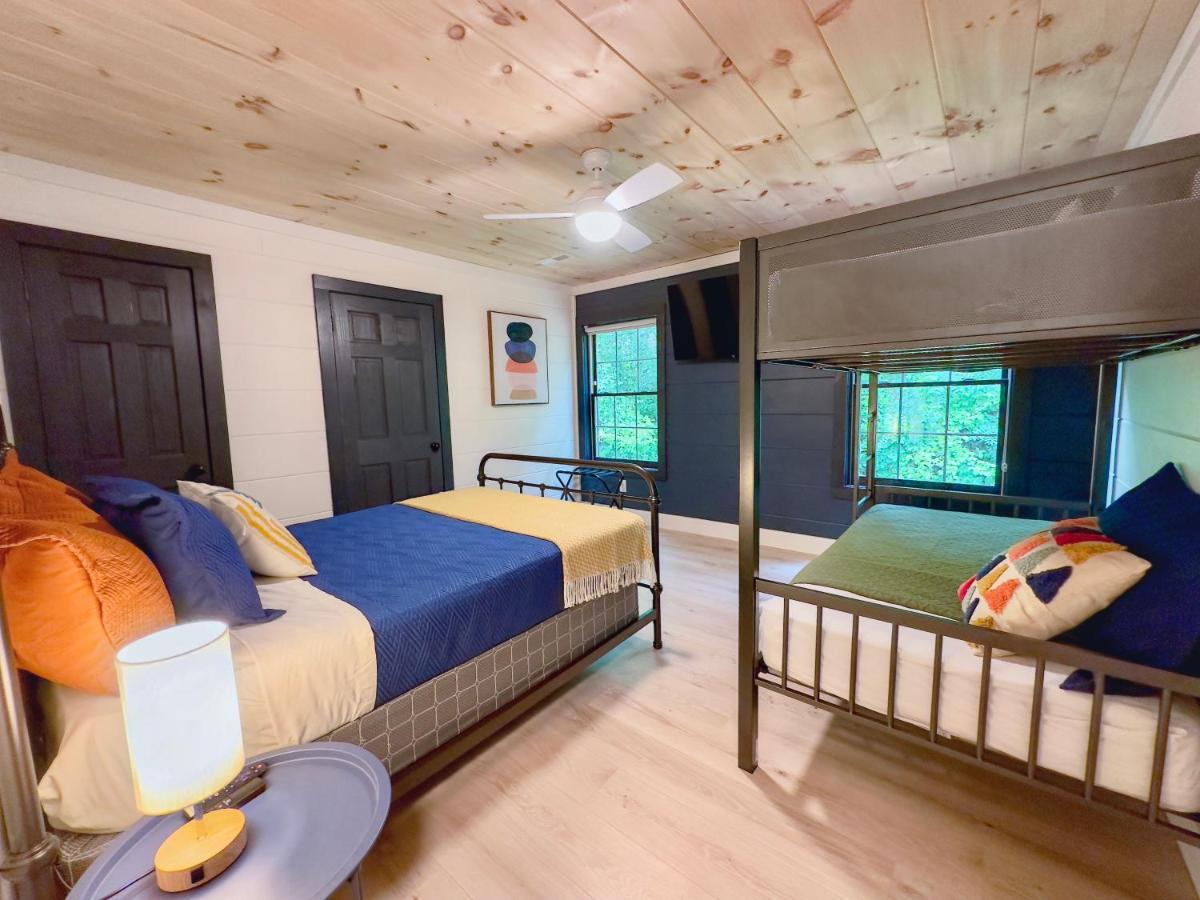 Whispering Pines Villa เซอเวียร์วีล ภายนอก รูปภาพ